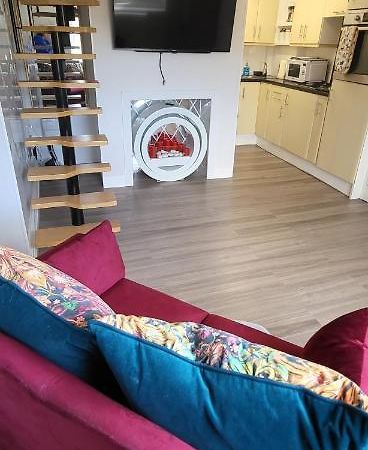 Beautiful Holiday Studio In The Heart Of Rochester Rochester  Exterior foto